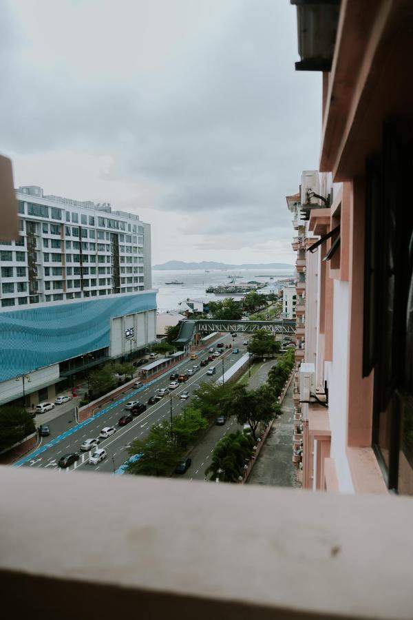 Petronella Apartment C1 Marina Court Kota Kinabalu Eksteriør bilde